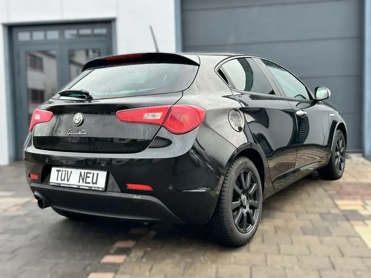Gebraucht Alfa Romeo Giulietta 105 PS (77 kW) 2014 Schwarz Kleinwagen