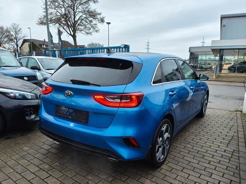 Gebraucht Kia Ceed 140 PS (102 kW) 2019 Blau Kleinwagen