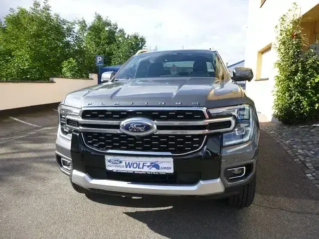 Neu Ford Ranger Platinum 241 PS (177 kW) 2025 Grau Pickup