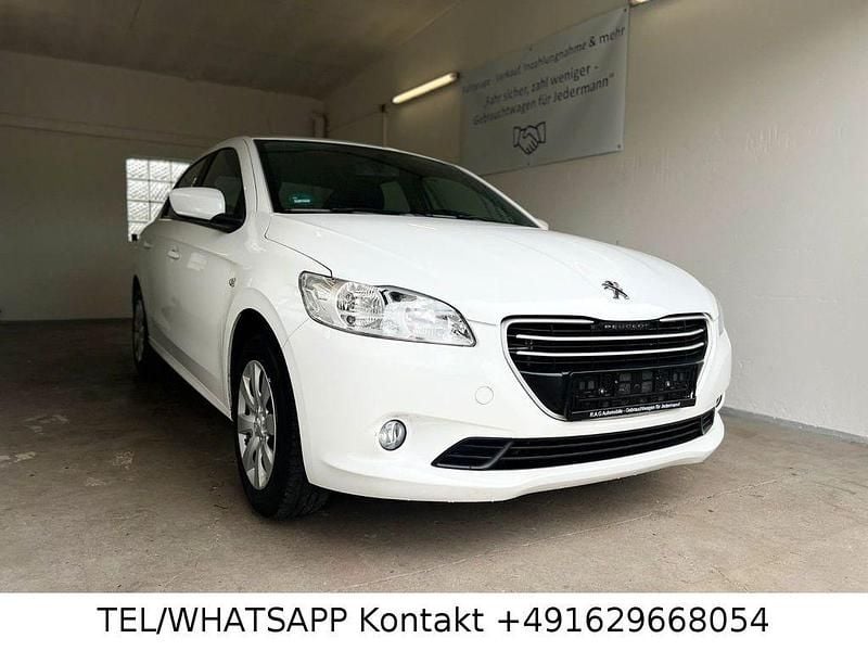 Weiß Gebraucht 2016 Peugeot 301 Limousine | 6.850 € - Bild 1/4