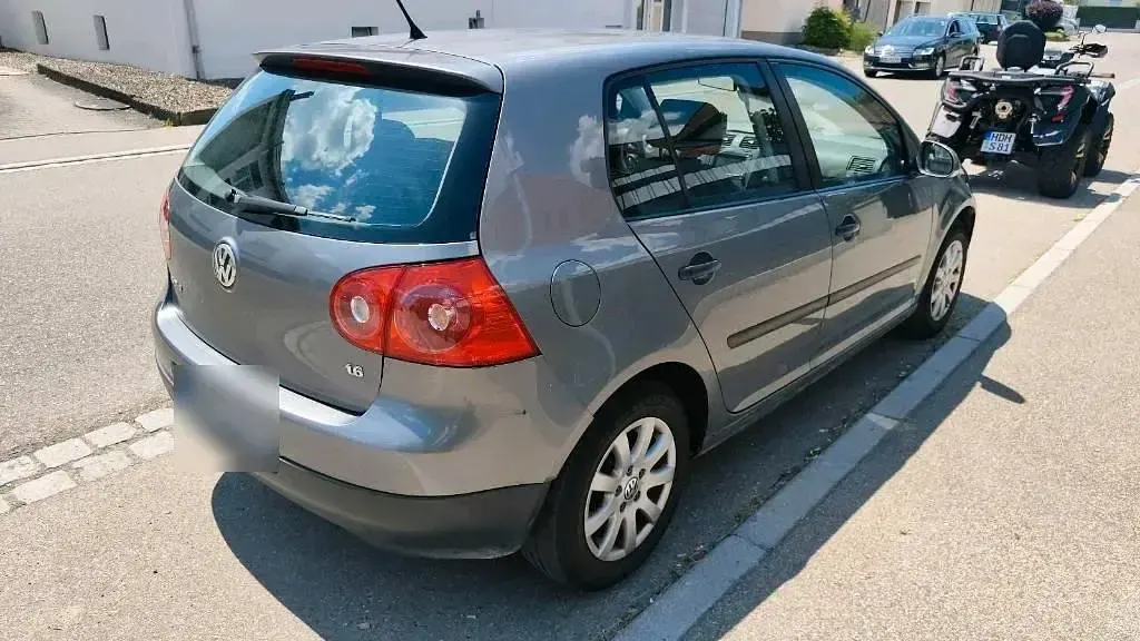 Gebraucht VW Golf V 105 PS (77 kW) 2008 Grau Kleinwagen