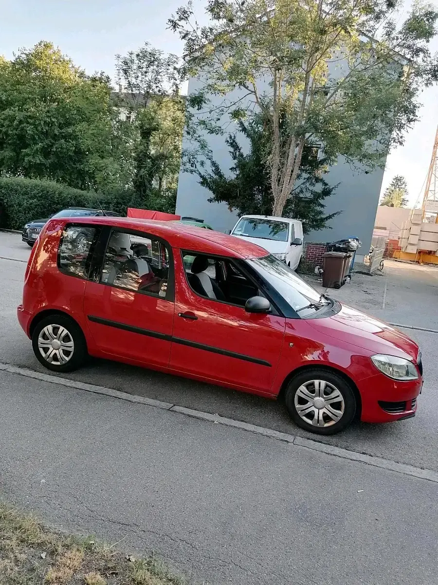 Gebraucht Skoda Roomster 90 PS (66 kW) 2010 Rot Van / Kleinbus