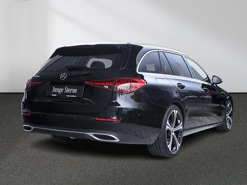 Gebraucht Mercedes C300 Avantgarde 265 PS (194 kW) 2022 Schwarz Limousine