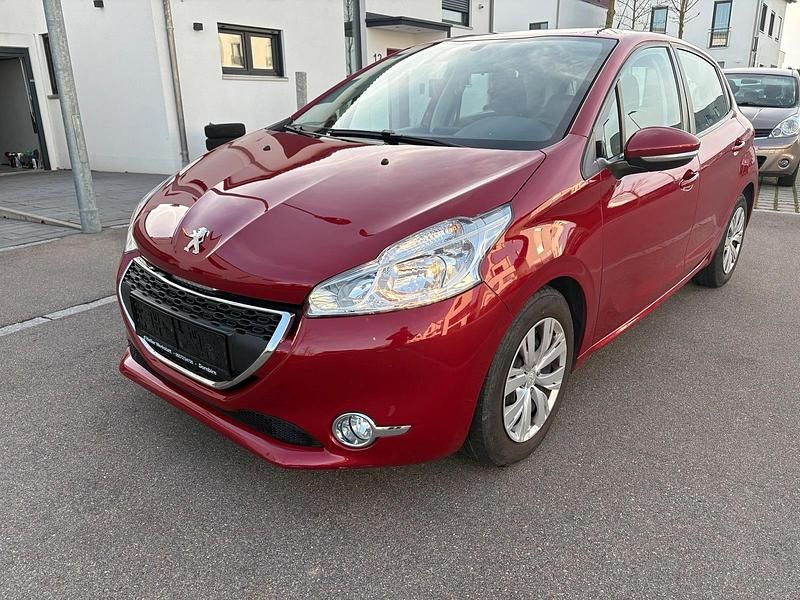 Gebraucht Peugeot 208 Active 92 PS (67 kW) 2013 Rot Kleinwagen