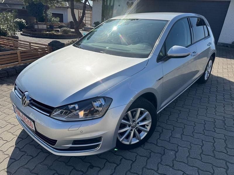 Gebraucht VW Golf VII LOUNGE 110 PS (80 kW) 2015 Silber Limousine