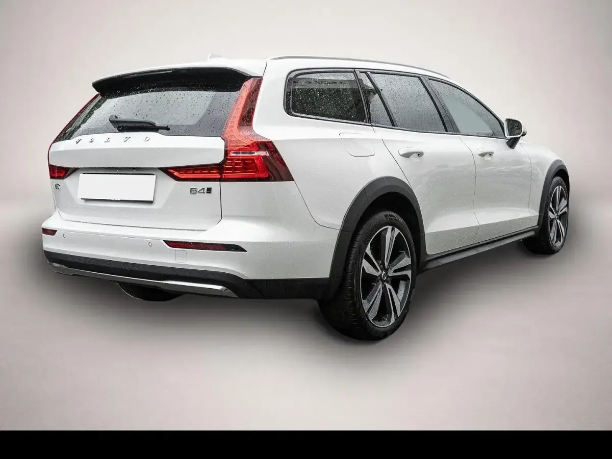 Gebraucht Volvo V60 CC Ultimate 197 PS (144 kW) 2024 Manufacturer Kombi