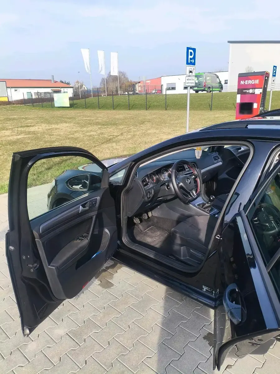 Gebraucht VW Golf VII 90 PS (66 kW) 2015 Schwarz Kombi