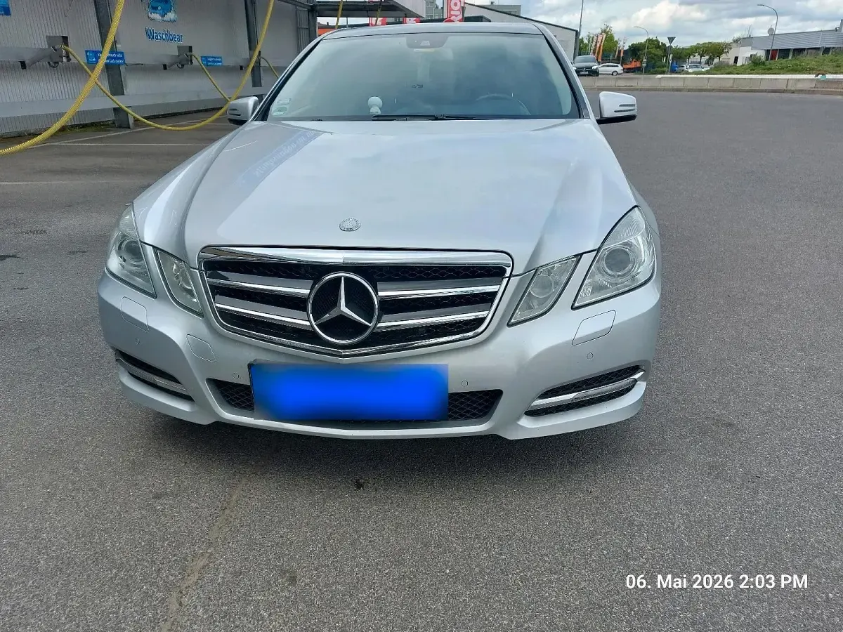 Gebraucht Mercedes E220 170 PS (125 kW) 2011 Silber Limousine