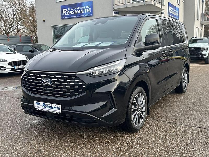 Neu Ford Tourneo Titanium 150 PS (110 kW) 2025 Agate black Van / Kleinbus