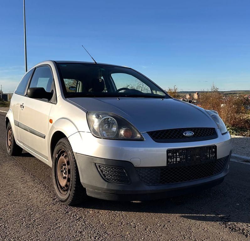 Silber Gebraucht 2006 Ford Fiesta Ambiente Limousine | 1.790 € - Bild 1/4