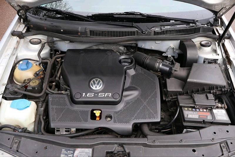 Gebraucht VW Bora 101 PS (74 kW) 1998 Silber Limousine