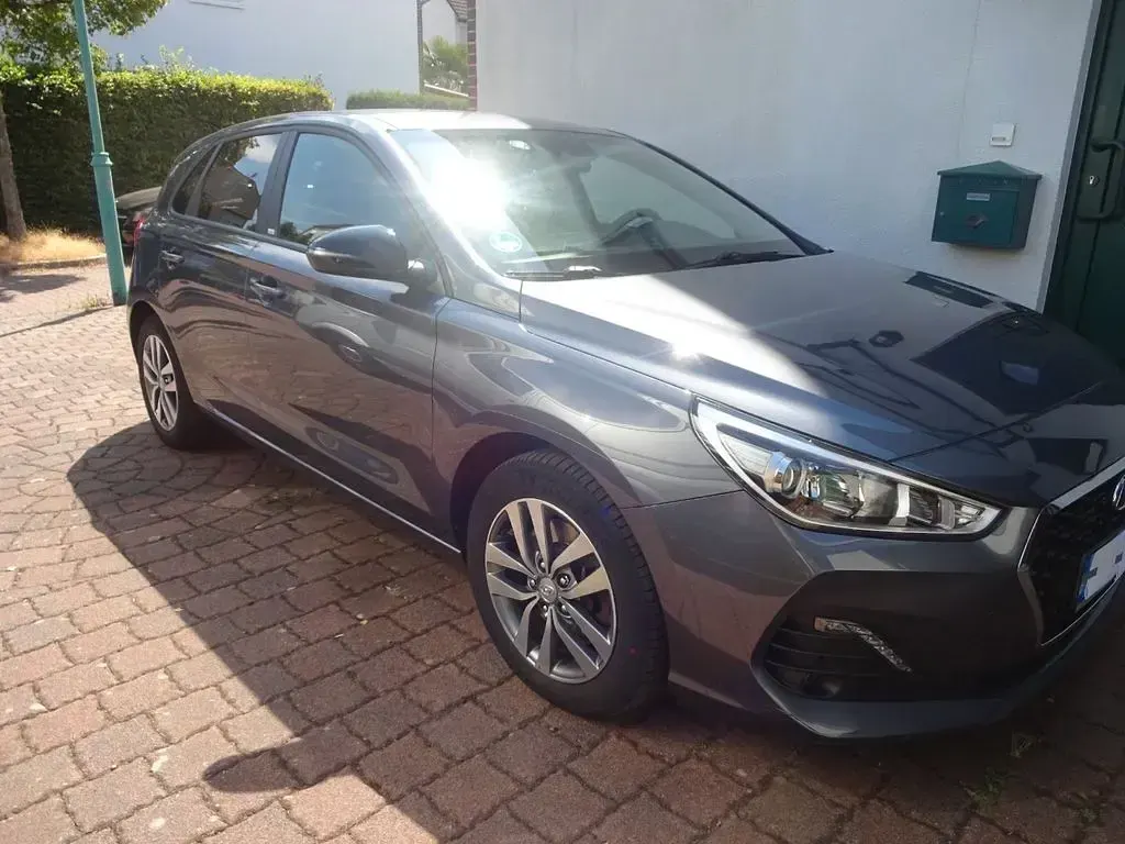 Gebraucht Hyundai i30 YES! 140 PS (102 kW) 2020 Grau Limousine