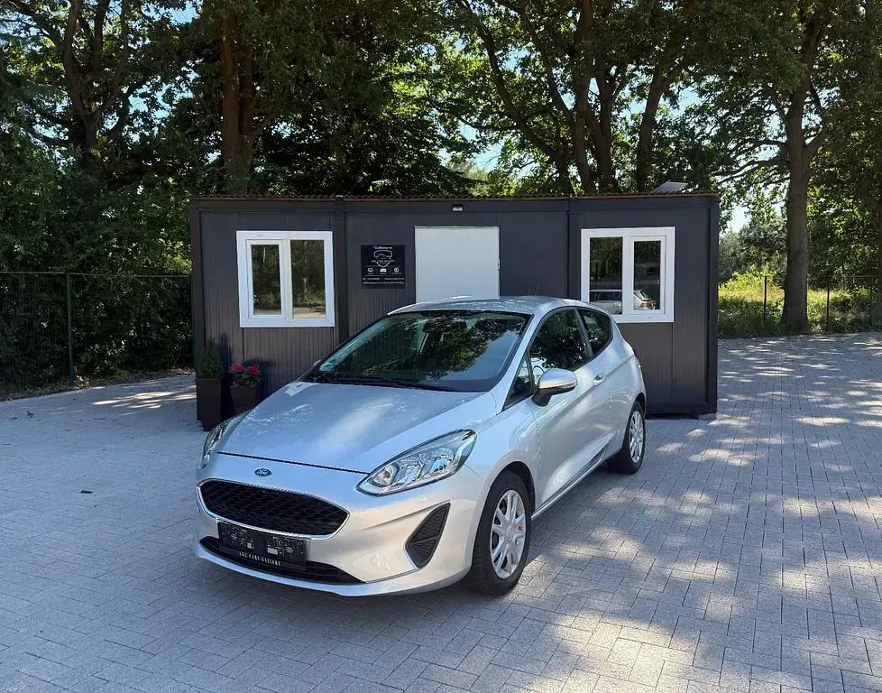 Gebraucht Ford Fiesta Cool & Connect 71 PS (52 kW) 2018 Silber Kleinwagen