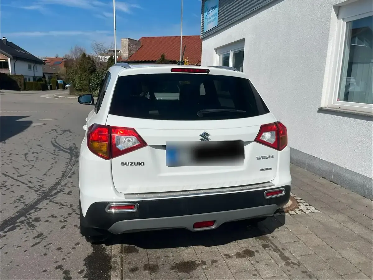 Gebraucht Suzuki Vitara 120 PS (88 kW) 2018 Weiß SUV