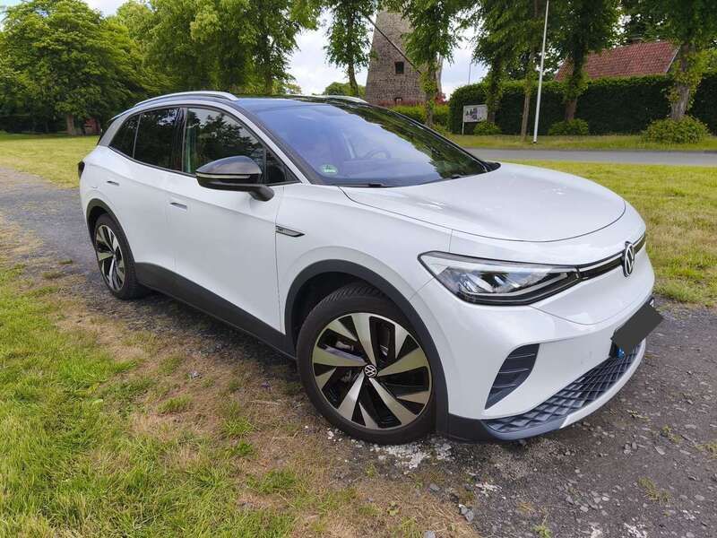 Weiß Gebraucht 2021 VW ID.4 Pro Performance SUV | 25.900 € (Superpreis) - Bild 1/4
