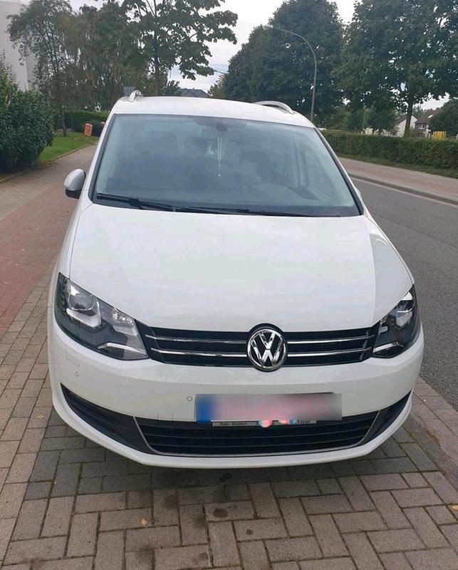 Weiß Gebraucht 2015 VW Sharan Van / Kleinbus | 19.700 € (Fairer Preis) - Bild 1/4