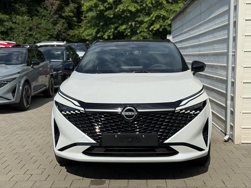 Neu Nissan Qashqai 2025 Pearl white / schwarzes dach SUV