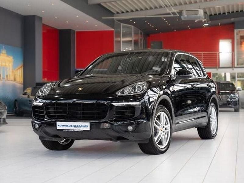 Tiefschwarz Gebraucht 2016 Porsche Cayenne Sport SUV | 29.980 € (Guter Preis) - Bild 1/4