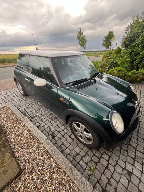 Grün Gebraucht 2005 Mini Cooper Kleinwagen | 950 € (Fairer Preis) - Bild 1/4