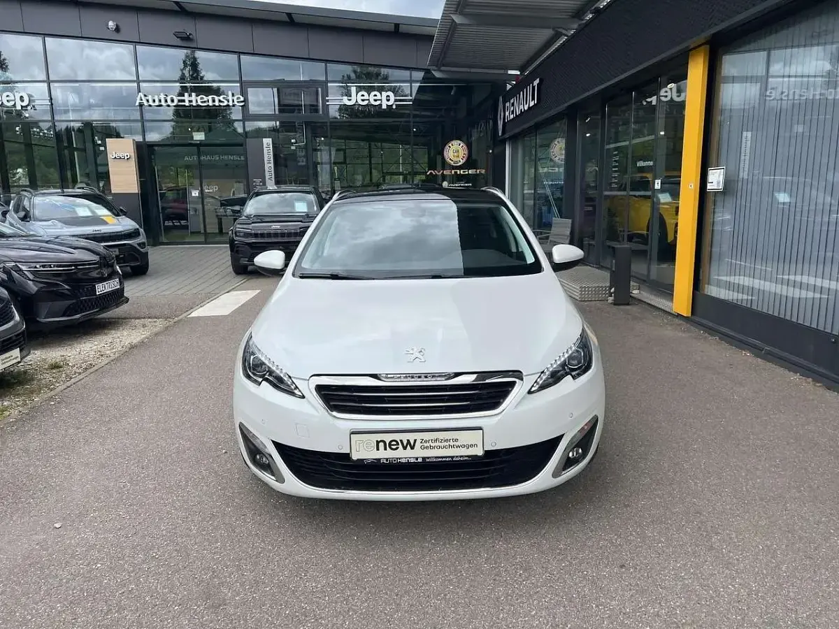 Gebraucht Peugeot 308 Allure 131 PS (96 kW) 2016 Lack weiss perlglänzend/metall Kombi