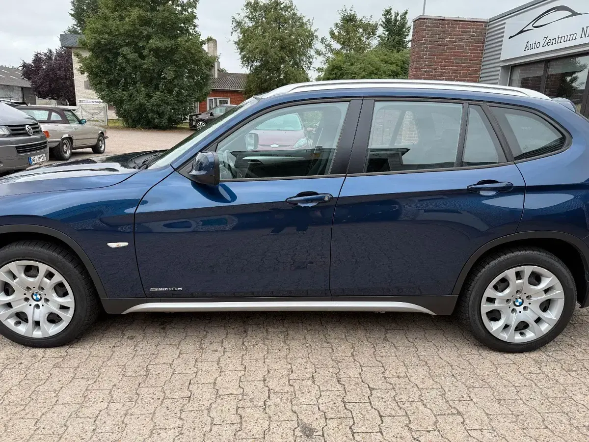 Gebraucht BMW X1 Sport Line 142 PS (104 kW) 2011 Blau SUV