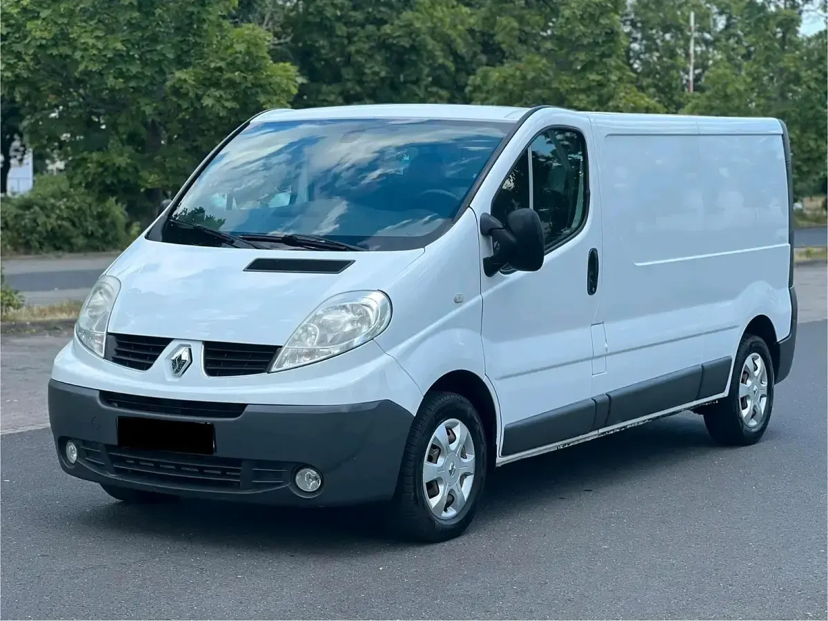 Gebraucht Renault Trafic 114 PS (83 kW) 2012 Weiß Van / Kleinbus