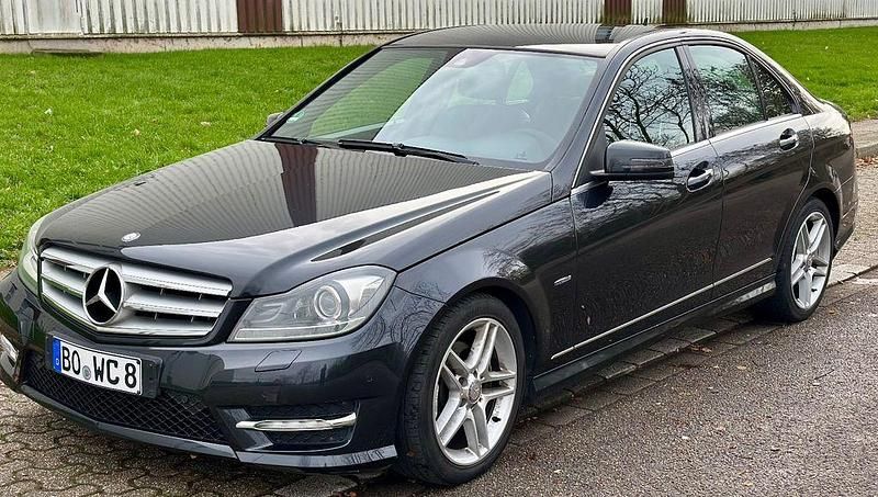 Schwarz Gebraucht 2011 Mercedes C250 AMG Limousine | 9.680 € (Superpreis) - Bild 1/4