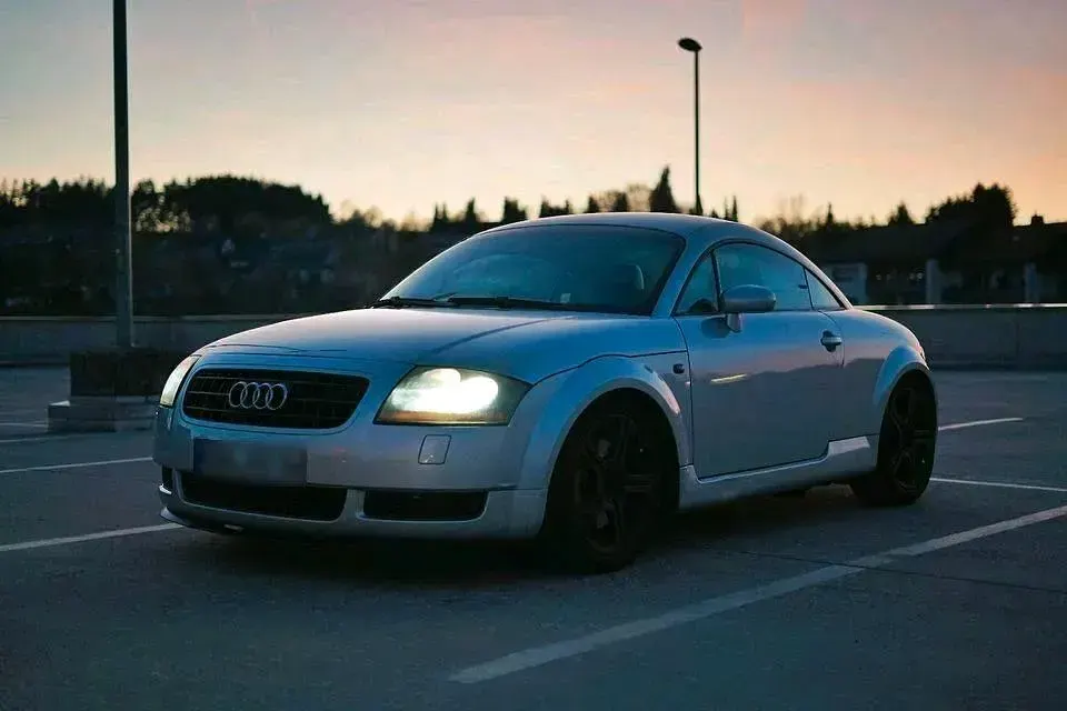Gebraucht Audi TT Performance 225 PS (165 kW) 1999 Silber Coupé