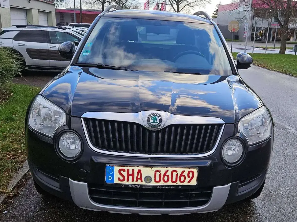 Gebraucht Skoda Yeti Ambition 160 PS (117 kW) 2011 Schwarzmagic perleffekt SUV