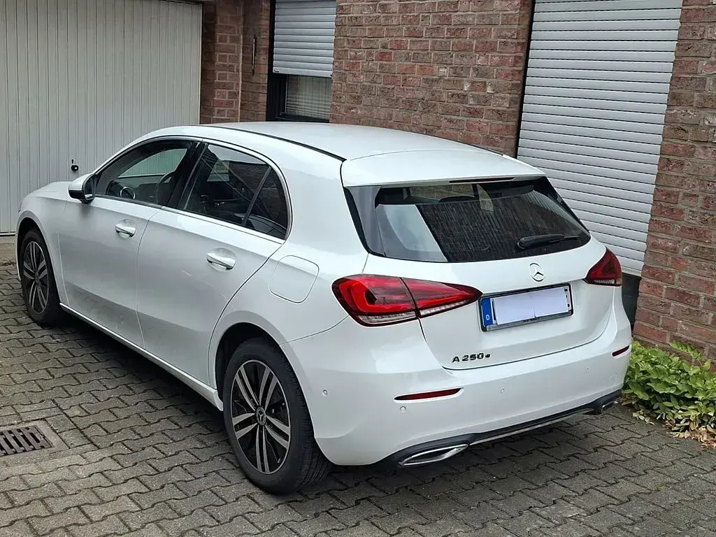 Gebraucht Mercedes A250 218 PS (160 kW) 2021 Weiß Limousine