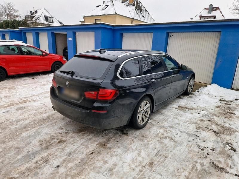 Gebraucht BMW 520 184 PS (135 kW) 2012 Schwarz Kombi