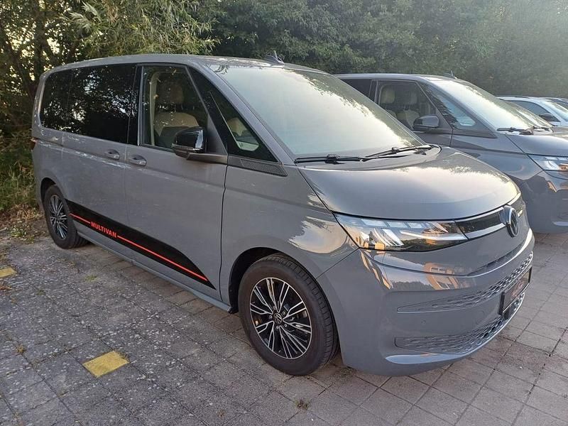Second-hand VW Multivan 204 CP (150 kW) 2023 Gri Monovolum