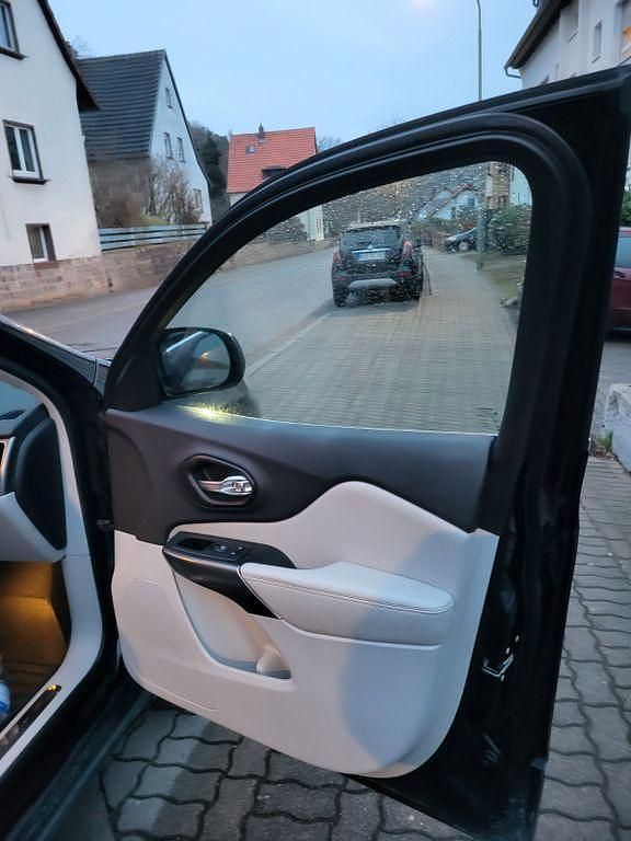 Gebraucht Jeep Cherokee Limited 194 PS (142 kW) 2020 Schwarz SUV