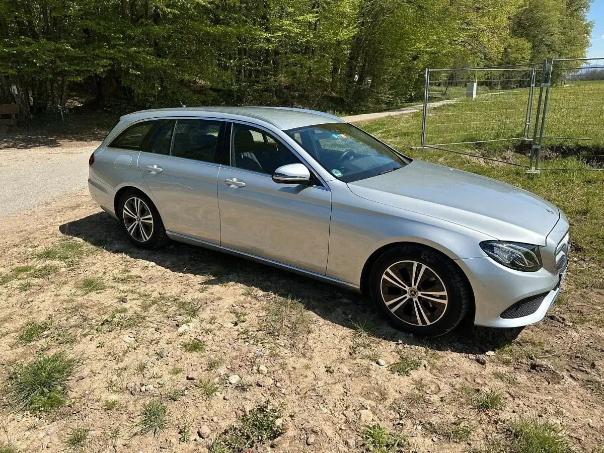 Second-hand Mercedes E220 Avantgarde 194 CP (142 kW) 2018 Argintiu Break