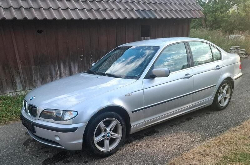 Silber Gebraucht 2003 BMW 320 Limousine | 2.299 € (Superpreis) - Bild 1/4