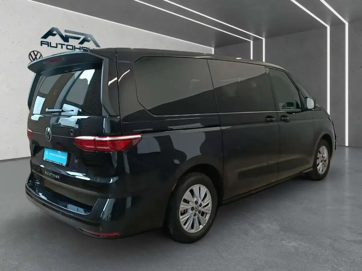 Gebraucht VW Multivan Life 150 PS (110 kW) 2025 Schwarz Van / Kleinbus