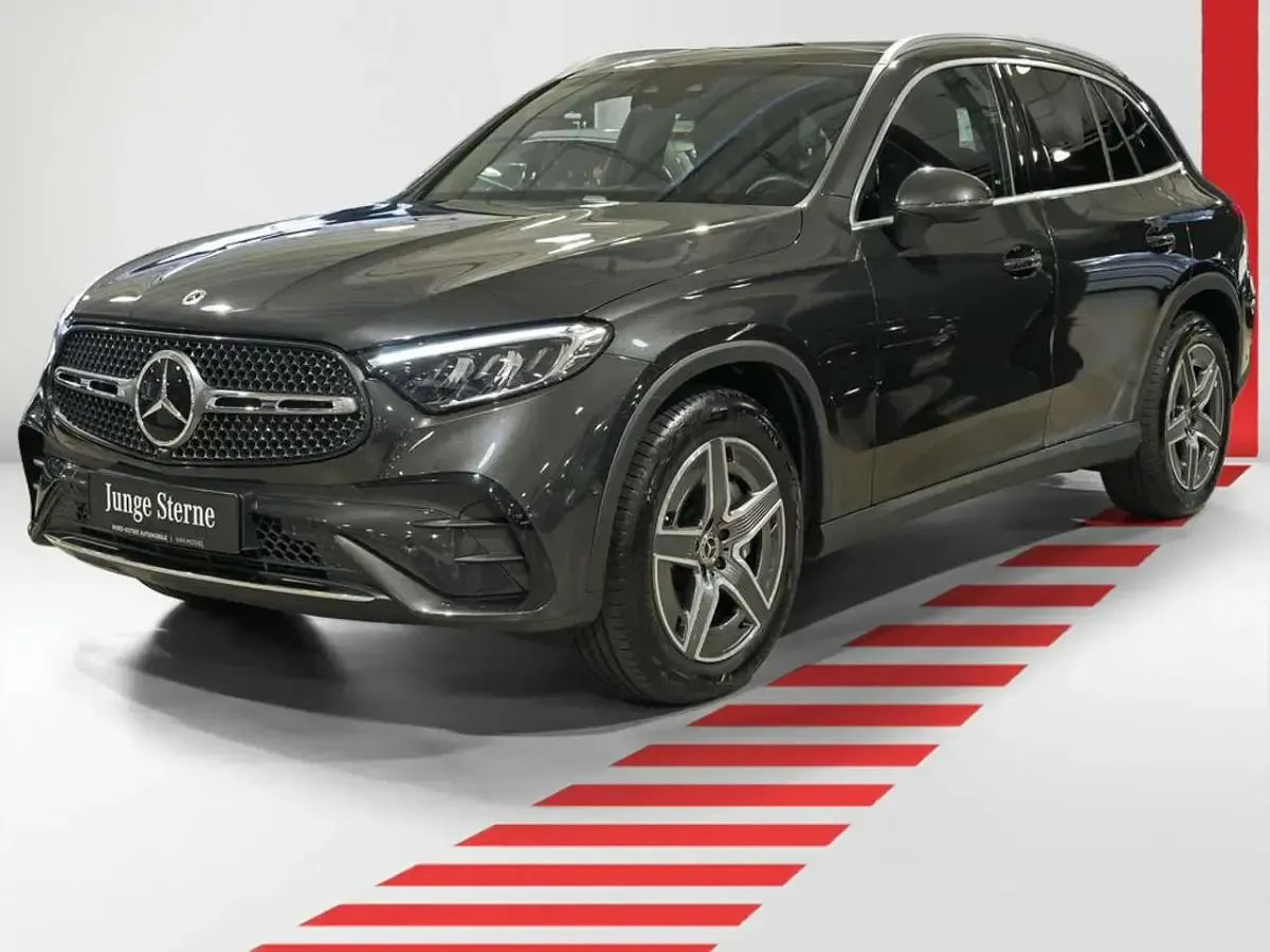 Gebraucht Mercedes GLC300 AMG 269 PS (197 kW) 2025 Grau SUV