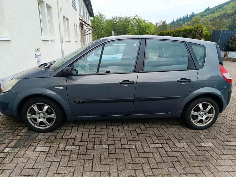 Grau Gebraucht 2005 Renault Scénic II Avantage Van / Kleinbus | 1.550 € - Bild 1/4