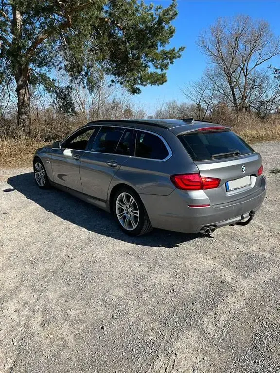 Gebraucht BMW 525 Sport Line 204 PS (150 kW) 2010 Grau Kombi