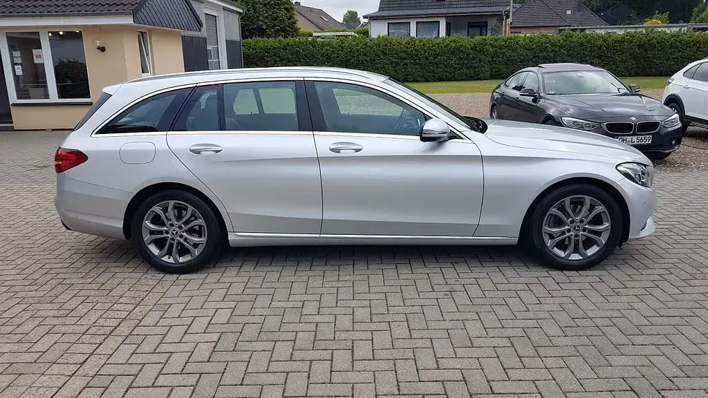 Gebraucht Mercedes C180 156 PS (114 kW) 2018 Silber Kombi