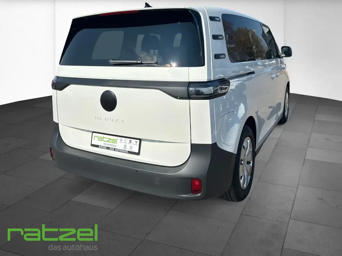 Używany VW ID. Buzz Pure 125 kW (170 KM) 2025 Biały Minivan