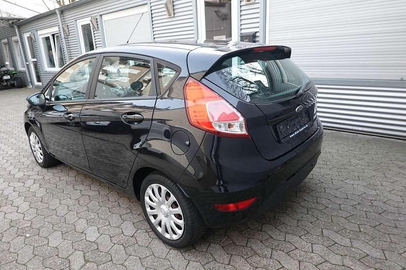 Gebraucht Ford Fiesta Trend 82 PS (60 kW) 2015 Schwarz Kleinwagen