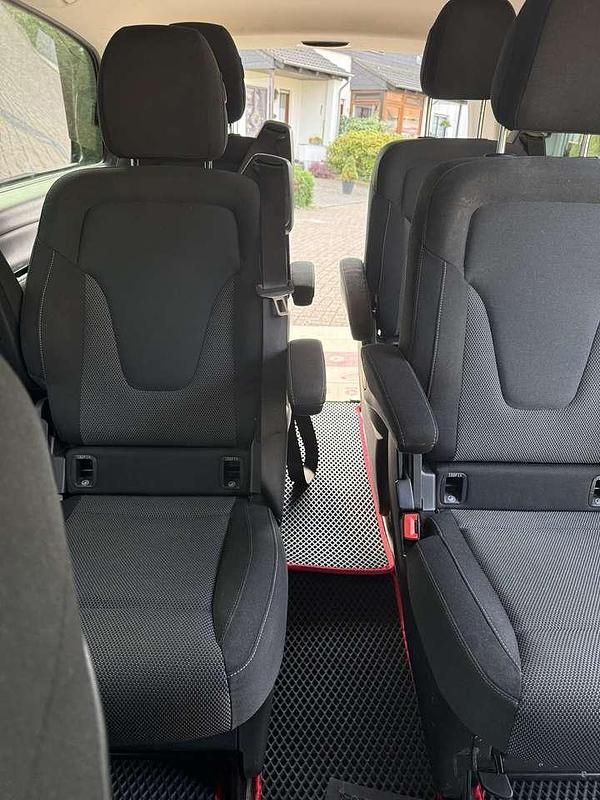 Gebraucht Mercedes V220 Edition 190 PS (139 kW) 2017 Braun Van / Kleinbus