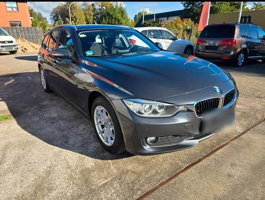 Gebraucht BMW 318 2015 Grau Kombi