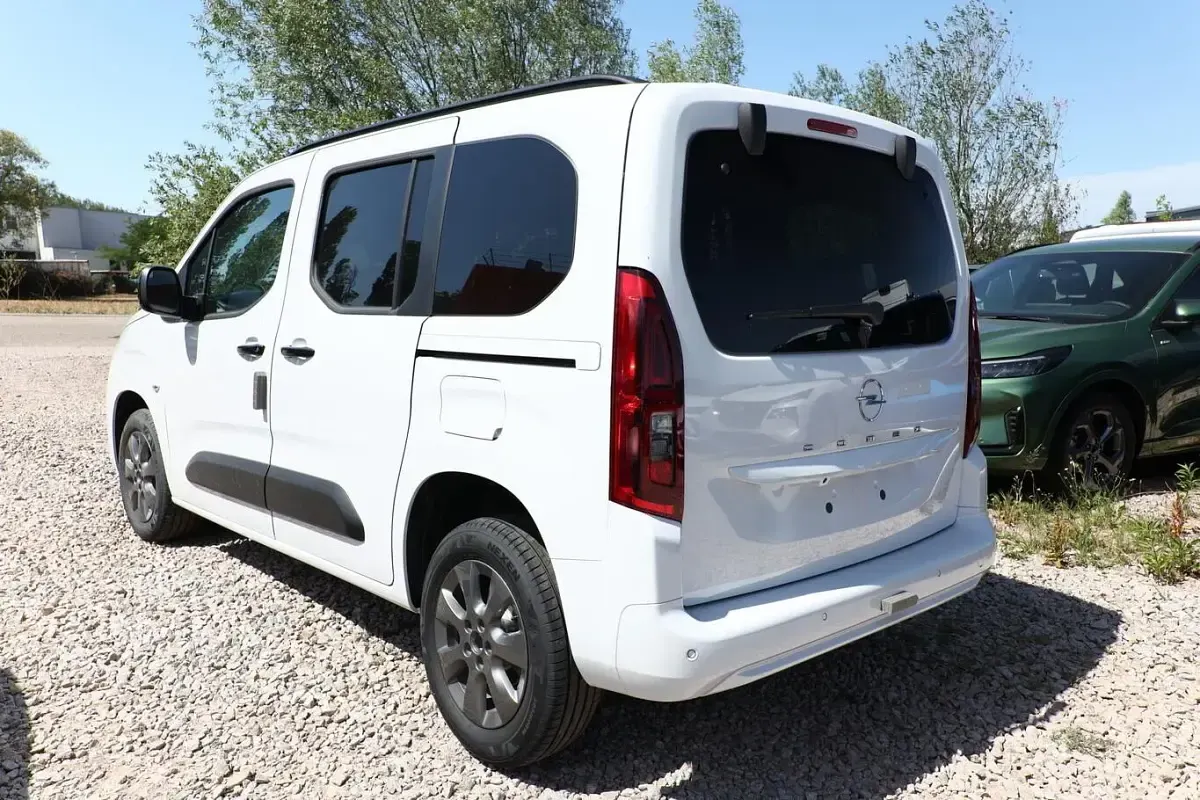 Neu Opel Combo S 131 PS (96 kW) 2026 Kaolin weiß Van / Kleinbus