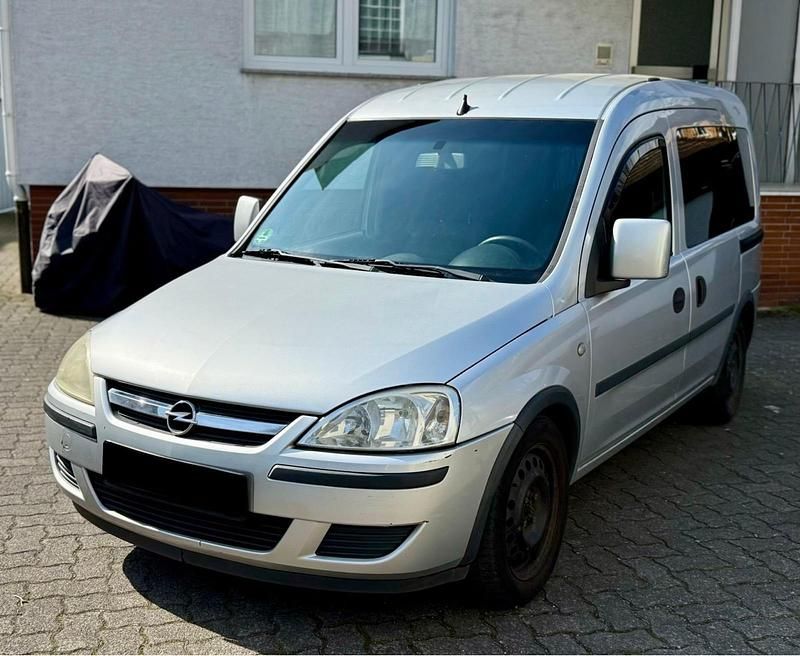 Gebraucht Opel Combo 90 PS (66 kW) 2005 Silber Van / Kleinbus
