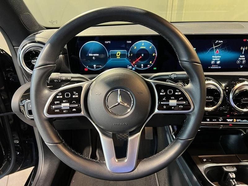 Gebraucht Mercedes CLA180 Progressive 116 PS (85 kW) 2021 Schwarz Limousine