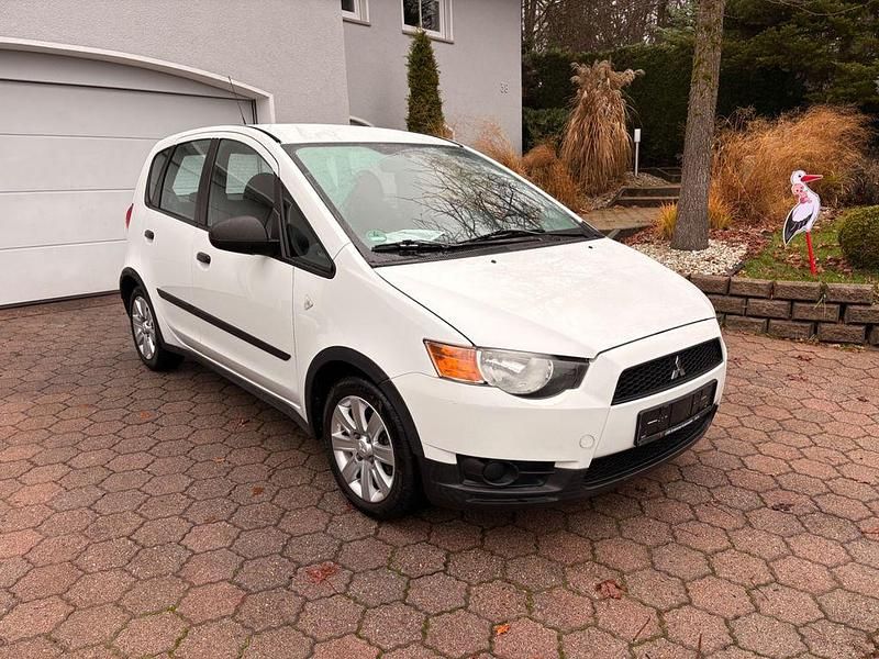 Gebraucht Mitsubishi Colt Edition 95 PS (69 kW) 2011 Weiß Limousine