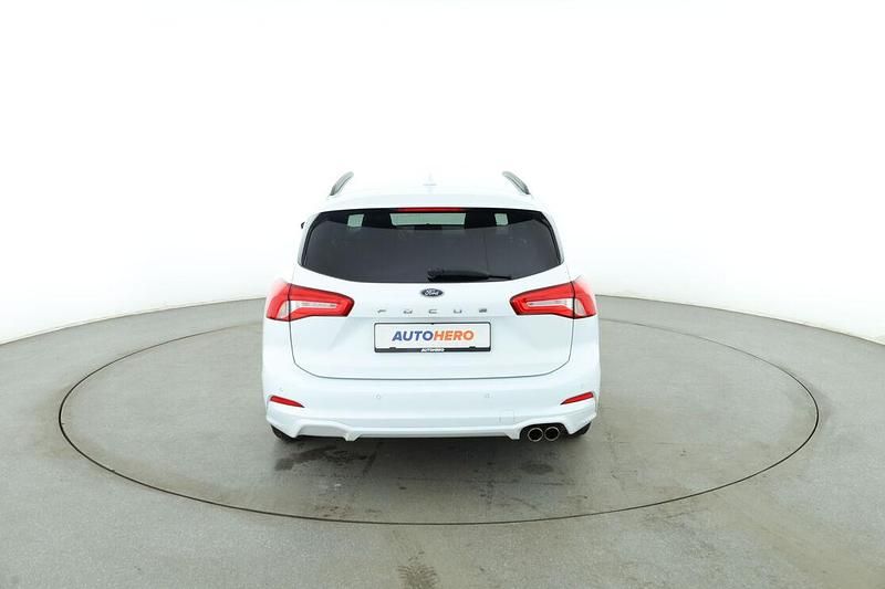 Używany Ford Focus ST-Line 150 KM (110 kW) 2019 Biały Kombi