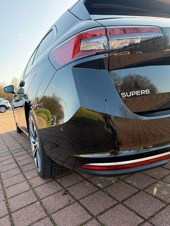 Gebraucht Skoda Superb LAURIN & KLEMENT 204 PS (150 kW) 2024 Schwarz Kombi